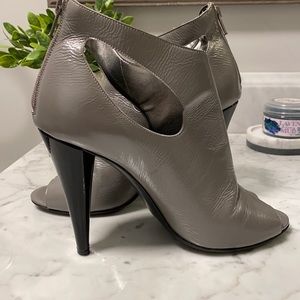 7 For All Mankind, Size 8.5, Grey/ Black Heel